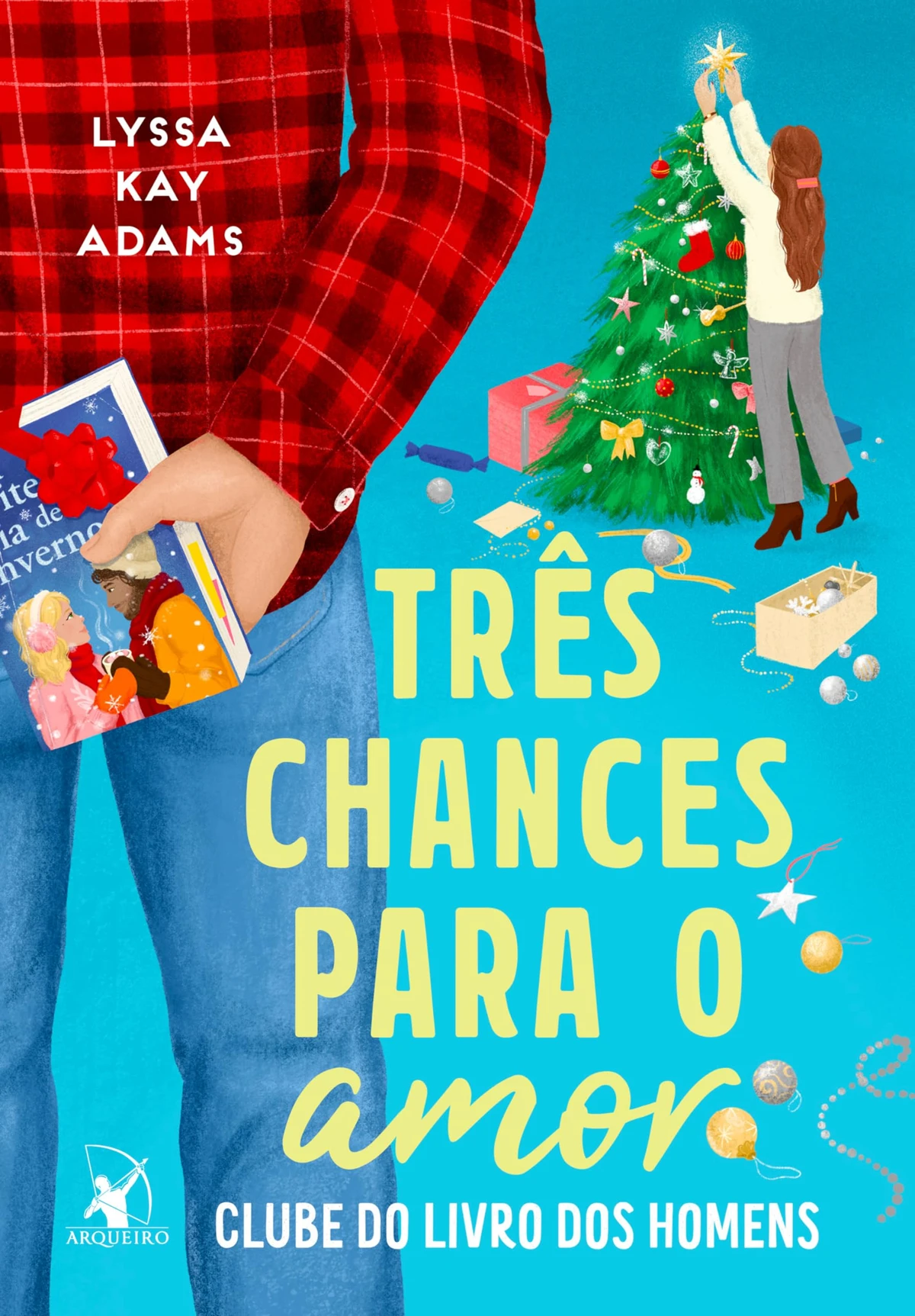 Três chances para o amor, de Lyssa Kay Adams (Arqueiro): Um ano depois de um primeiro encontro que não deu certo, Colton tenta superar a paixão e enveredar por outros caminhos da música, tentando retomar o sucesso de antes. Não fosse a magia do Natal e o apoio do Clube do Livro dos Homens, ele estaria sofrendo encolhido num canto. por Divulgação
