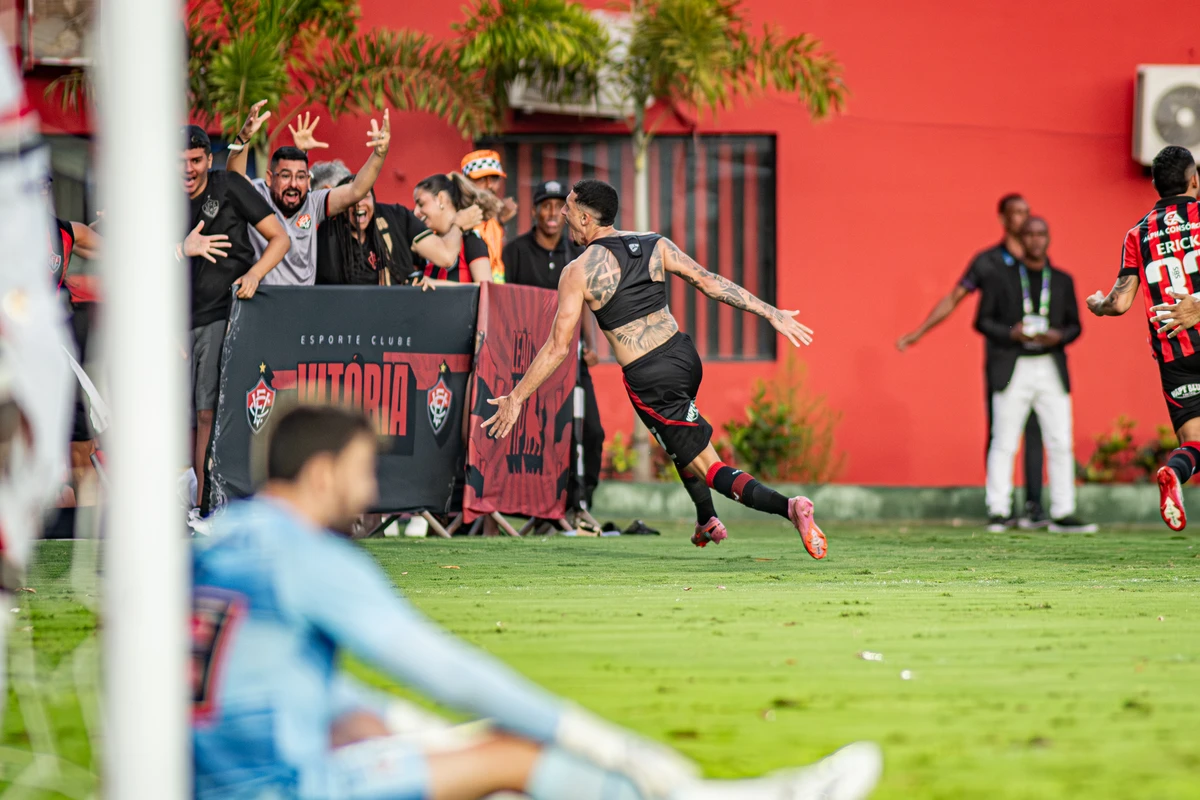 Vitória 1x0 São Paulo - 38ª rodada Brasileirão Série A 2025 por Victor Ferreira/EC Vitória