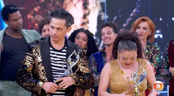  Silvero Pereira e Thaís Sousa vencem o Dança dos Famosos 2025