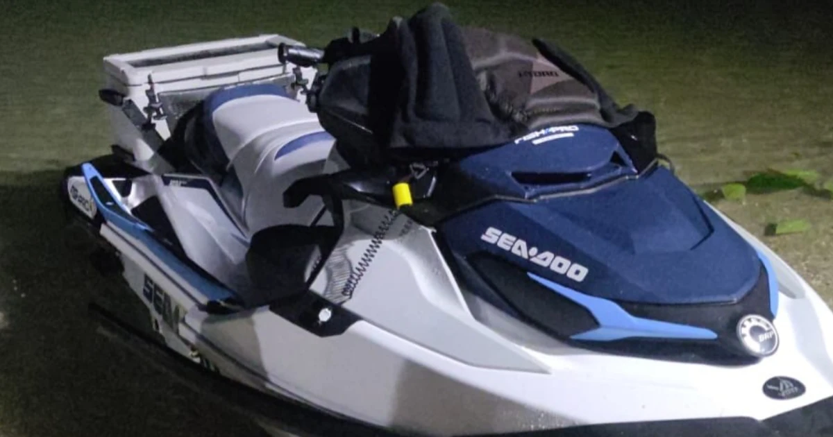 Imagem - Homem morre e mulher fica ferida após jet ski bater em barco na Praia da Ribeira