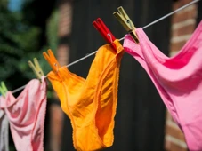 Imagem - Azar, melancolia e tristeza: saiba quais cores de calcinha evitar no Réveillon