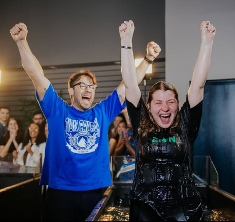 Atriz comemorou batismo nas redes sociais