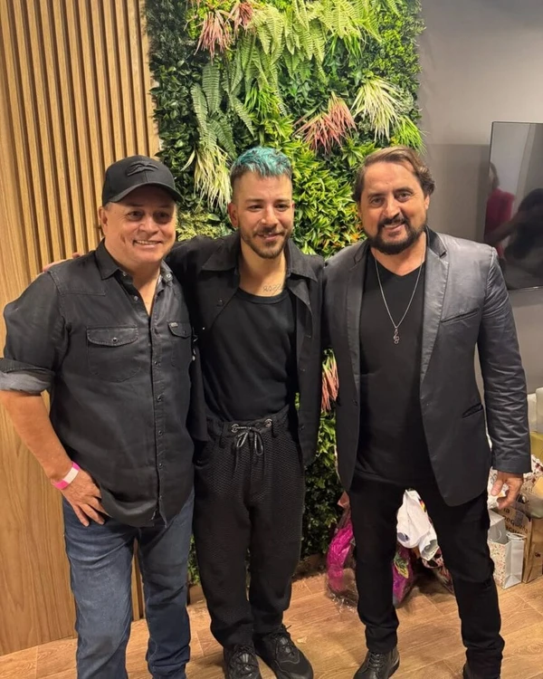 Maurício e Mauri com Júnior Lima  por Reprodução/Redes Sociais 