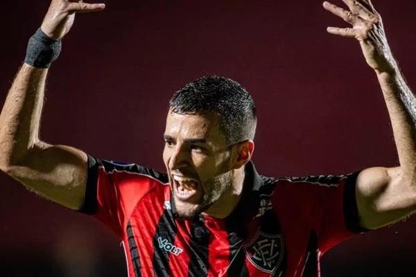 Raúl Cáceres por Victor Ferreira/EC Vitória