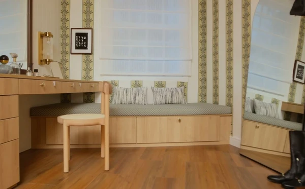 A casa de Isa Scherer é um refúgio cheio de arte, luz e aconchego em São Paulo por Reprodução/YouTube