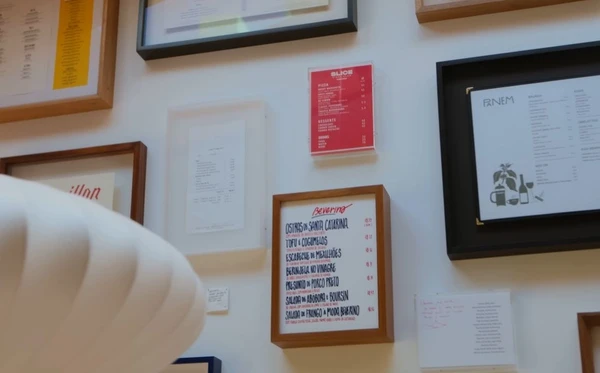 A casa de Isa Scherer é um refúgio cheio de arte, luz e aconchego em São Paulo por Reprodução/YouTube