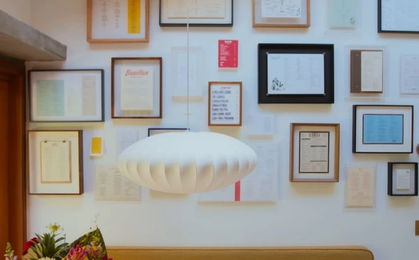 A casa de Isa Scherer é um refúgio cheio de arte, luz e aconchego em São Paulo por Reprodução/YouTube