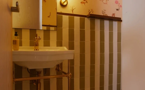 A casa de Isa Scherer é um refúgio cheio de arte, luz e aconchego em São Paulo por Reprodução/YouTube