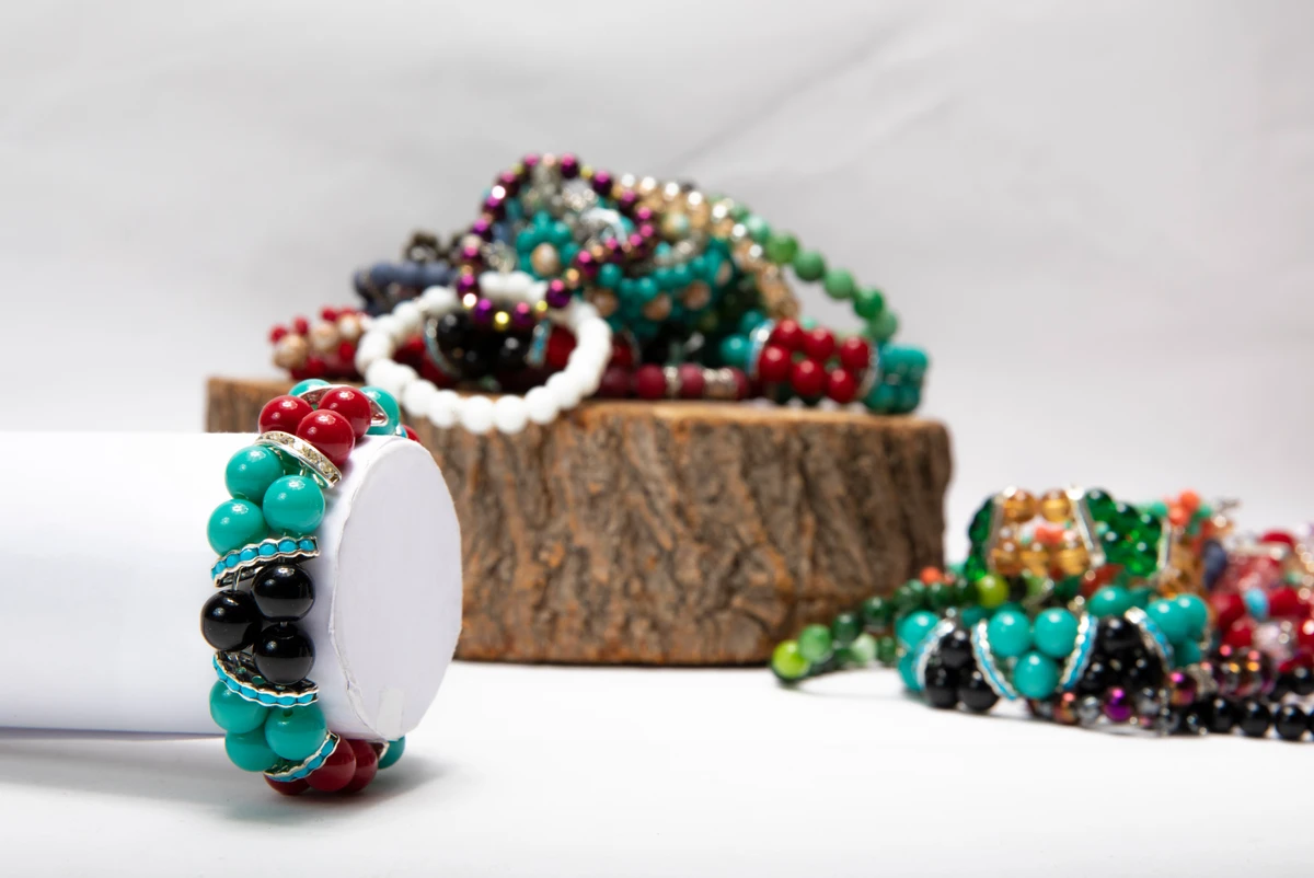 Bijuterias - 100 unidades (imagem meramente ilustrativa) por alizadelgun