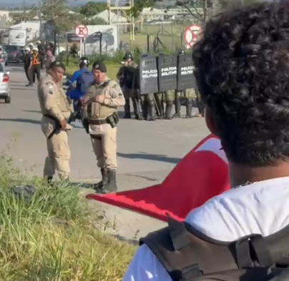 Confusão em protesto na BYD por Reprodução