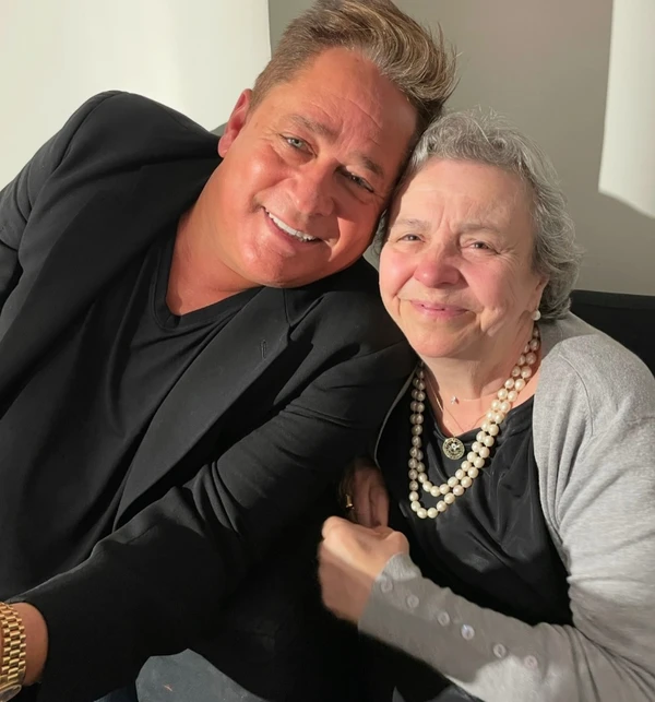 Ede foi assessora de vários famosos e importante nome nos bastdiores do sertanejo por Reprodução | Instagram