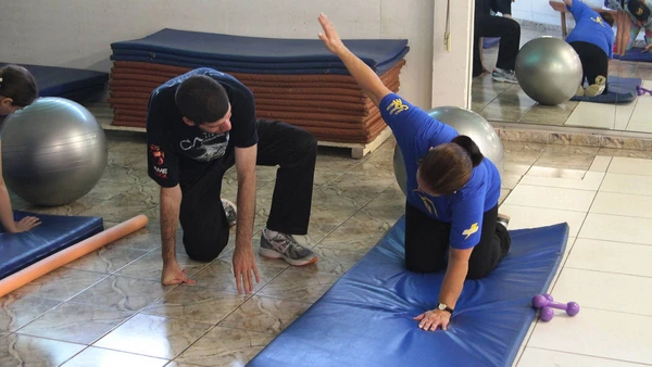 Integre mente e corpo com a prática, melhorando a concentração e prevenindo dores e lesões de forma fácil e rápida