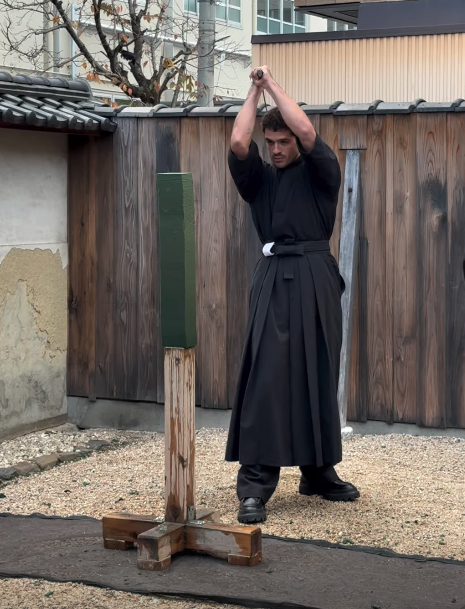 Ator e modelo estão na mesma cidade e publicaram Stories parecidos por Reprodução | Instagram