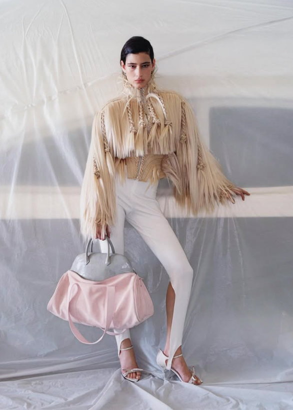 Modelo ficou na lista das 50 modelos mais importantes do mundo, segundo a Vogue por Reprodução | Instagram