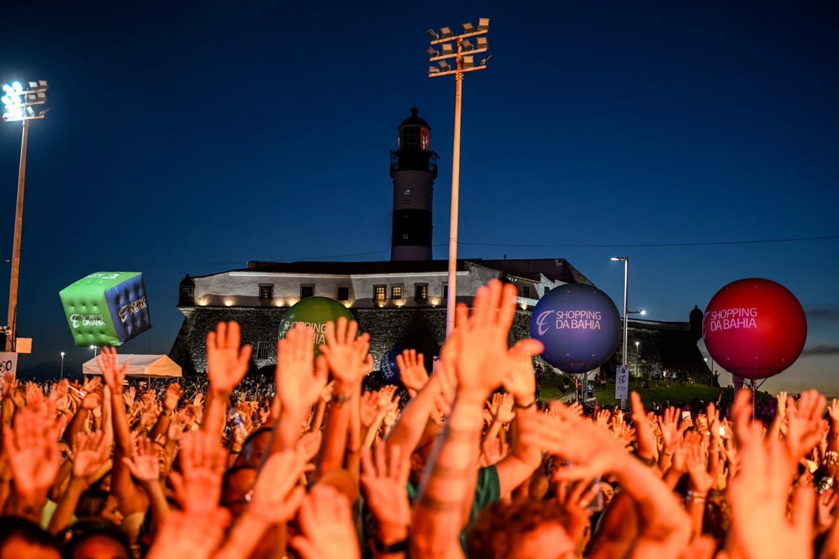 Show de 50 anos do Shopping da Bahia no Farol da Barra por  Pedro Accioly/Divulgação