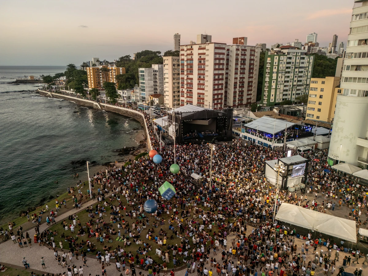 Show de 50 anos do Shopping da Bahia no Farol da Barra por  Pedro Accioly/Divulgação