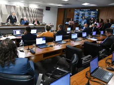 Imagem - CCJ do Senado aprova fim da escala 6×1 de trabalho; veja o que muda com proposta