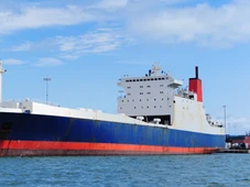 Imagem - Por que os navios sempre têm casco da cor vermelha?