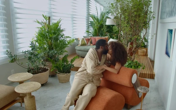 Apartamento de Taís Araujo e Lázaro Ramos por Reprodução/YouTube