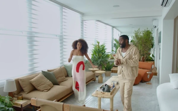 Apartamento de Taís Araujo e Lázaro Ramos por Reprodução/YouTube