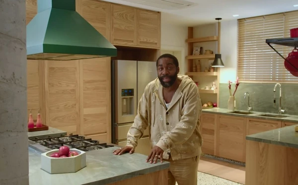 Apartamento de Taís Araujo e Lázaro Ramos por Reprodução/YouTube