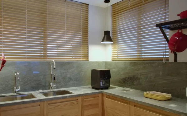 Apartamento de Taís Araujo e Lázaro Ramos por Reprodução/YouTube