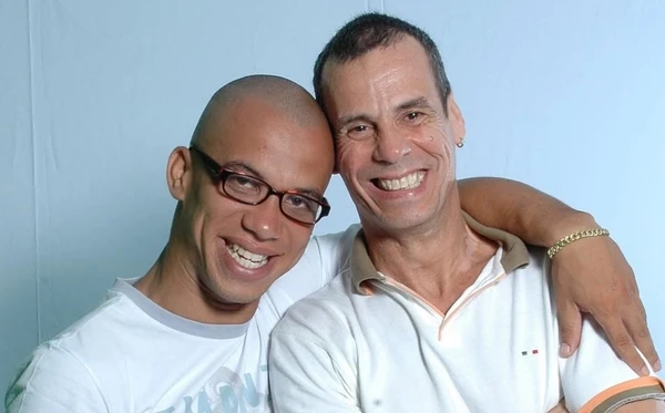 Carlinhos de Jesus relembra encontro emocionante com mãe do acusado de matar seu filho