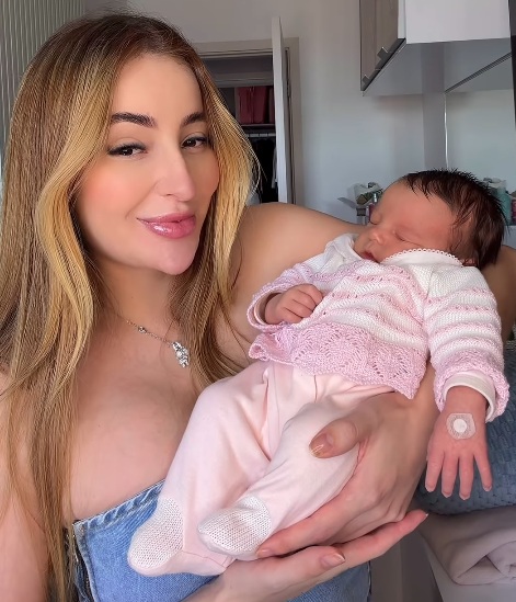 Maria Vitória, segunda filha de Any Awuada por Reprodução/Instagram