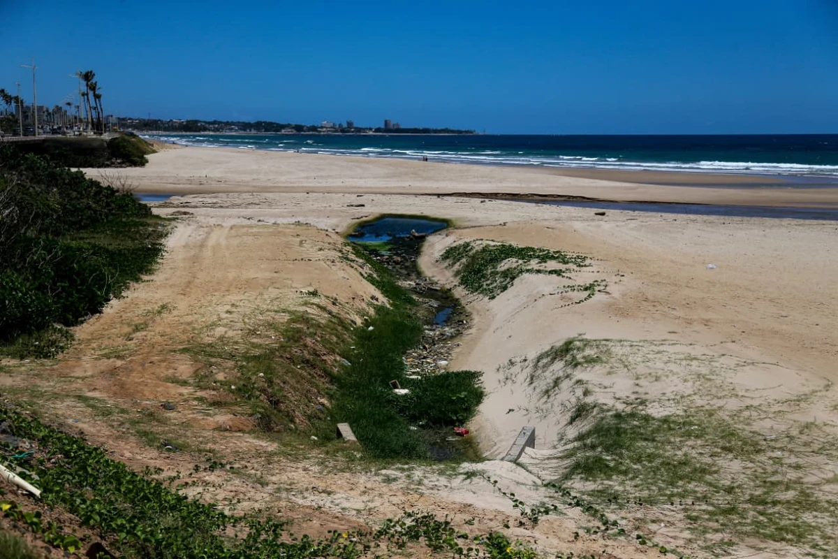 Praia da Terceira Ponte por Arisson Marinho/CORREIO