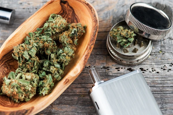 Uso recreativo de maconha por Shuttertock