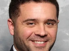 Imagem - Médico é denunciado por enfiar remédio abortivo à força na boca da namorada: ‘Achei que ele iria me matar’