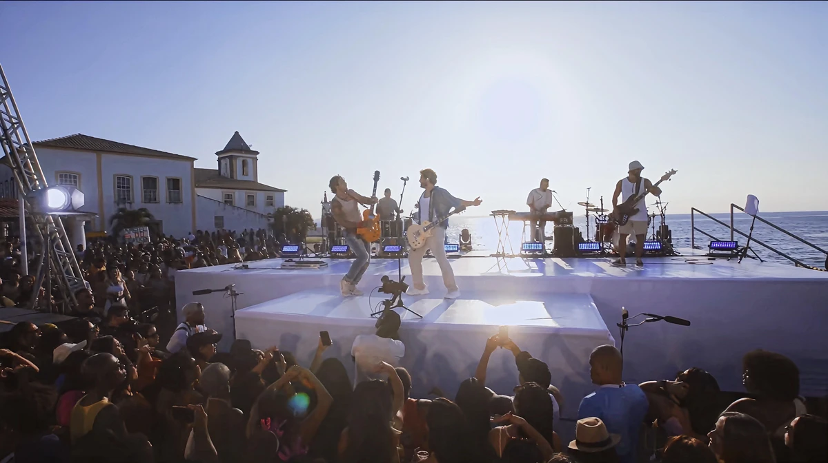 Banda Jammil abre o verão com show tradicional ao pôr do sol na Ponta de Humaitá por DUONA