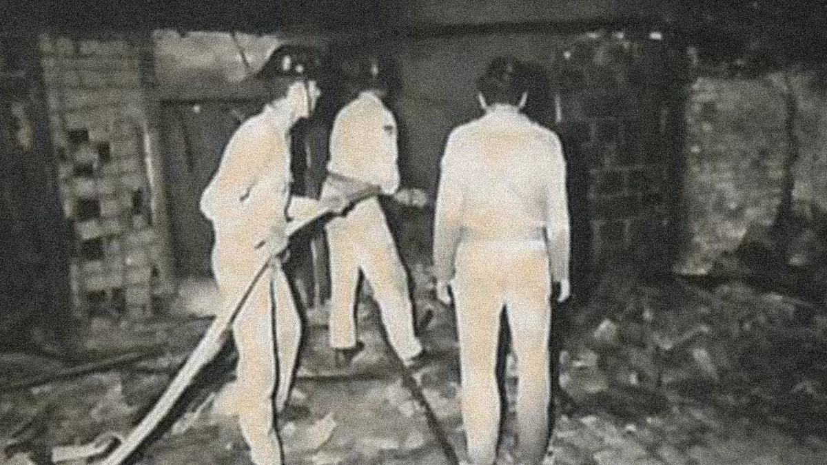 Bombeiros no local por Carlos Catela/Arquivo CORREIO