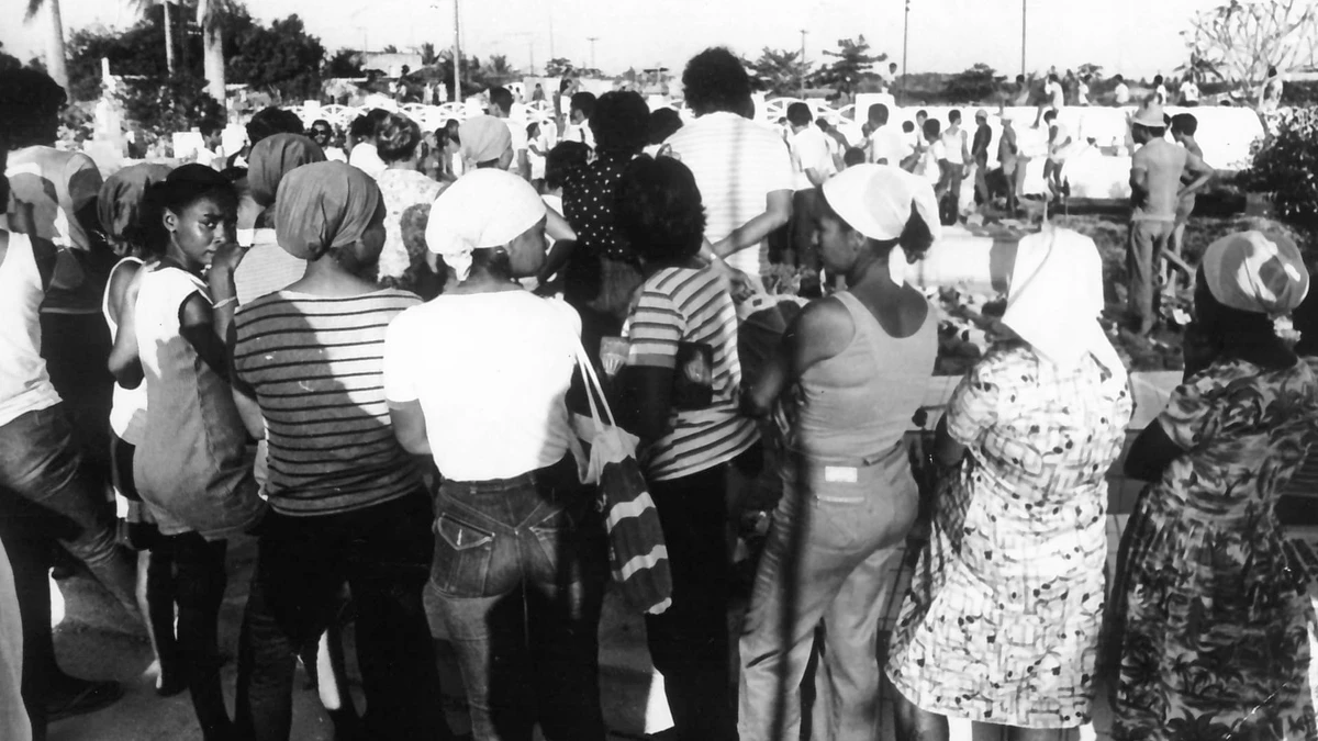 Enterro das vítimas teve muita emoção por Ximbica/arquivo CORREIO