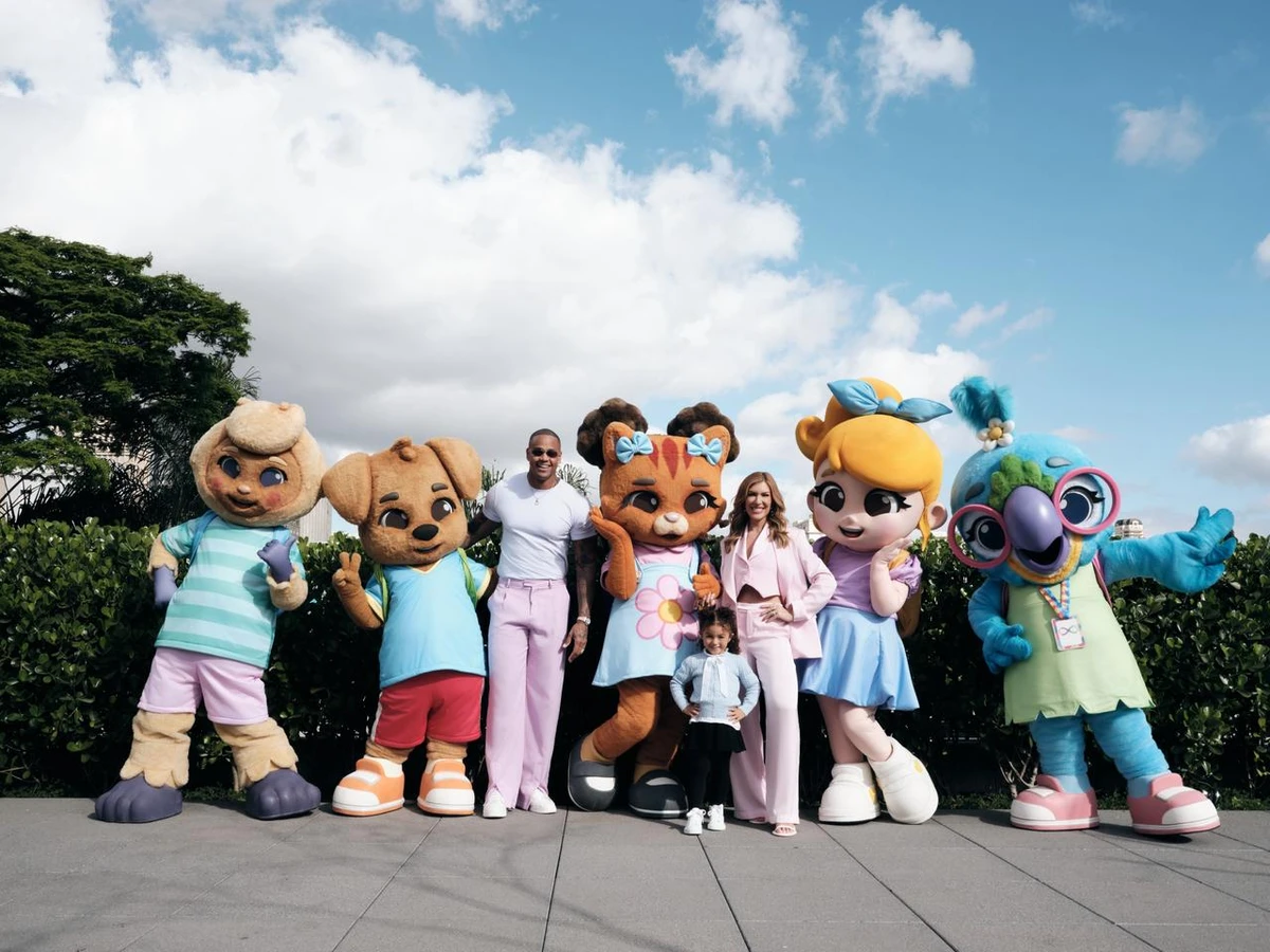 Galeroca nasceu da vontade de Lore de criar um nome leve e cheio de união, inspirado no jeito carinhoso como ela chamava seus seguidores por Juliano Simão