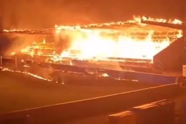 Incêndio na arquibancada do FC Haka