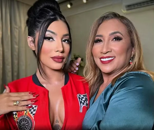 Isabel Simplício e a filhaIsabel Simplício e a filha Isabelly Aurora por Isabel Simplício