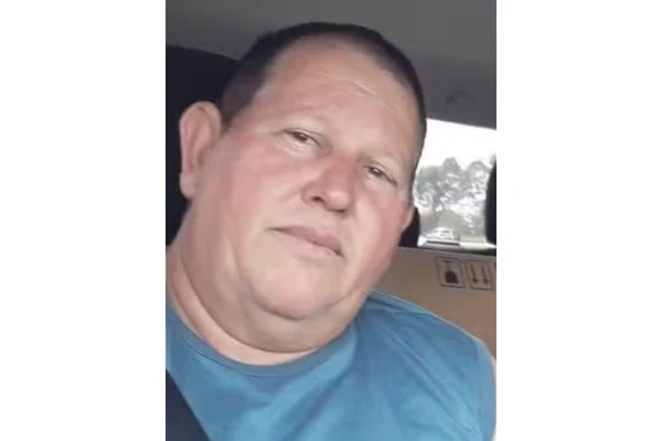 Ivair foi esmagado por caçamba por Reprodução