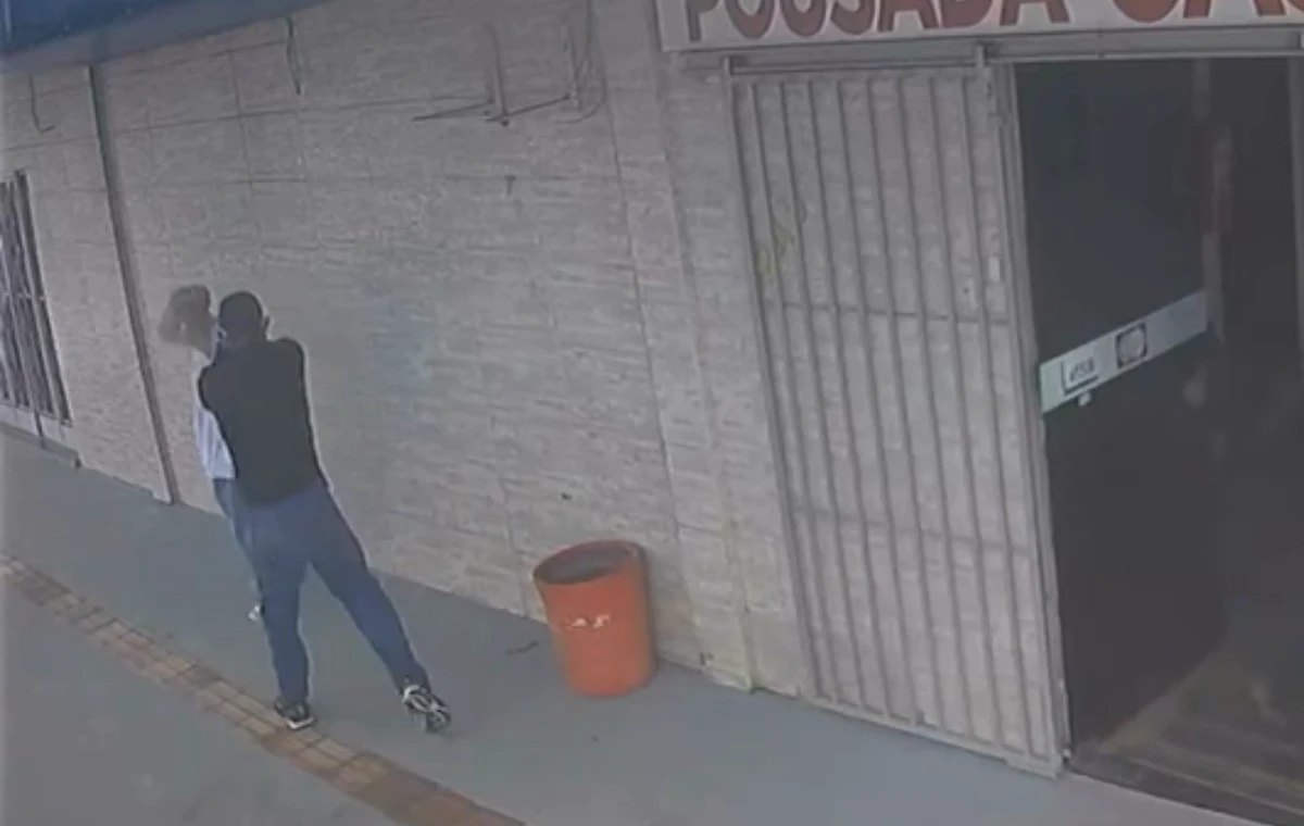 João Ferreira da Silva foi morto em frente a pousada por Reprodução