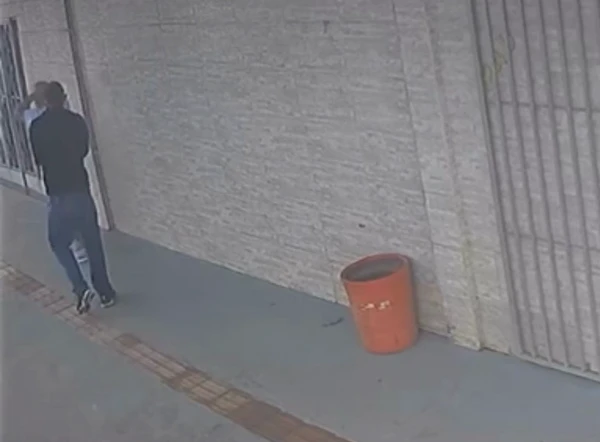 João Ferreira da Silva foi morto em frente a pousada por Reprodução