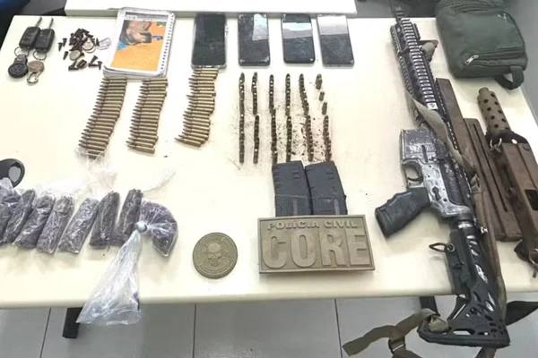 Material foi apreendido pela polícia por Polícia Civil