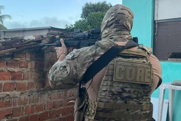 Material foi apreendido pela polícia