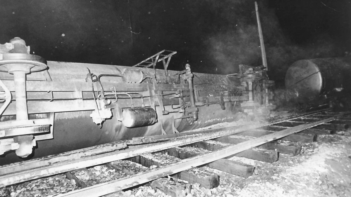 Trem tombado por Carlos Catela/Arquivo CORREIO