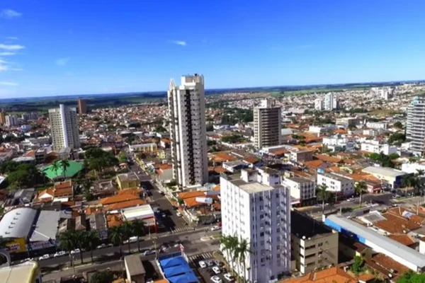 Vagas e salários  por Reprodução