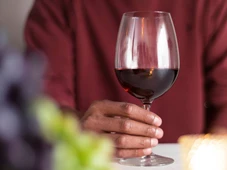 Imagem - Até o “drink social” entra na conta: álcool aumenta risco de câncer mesmo em consumo moderado