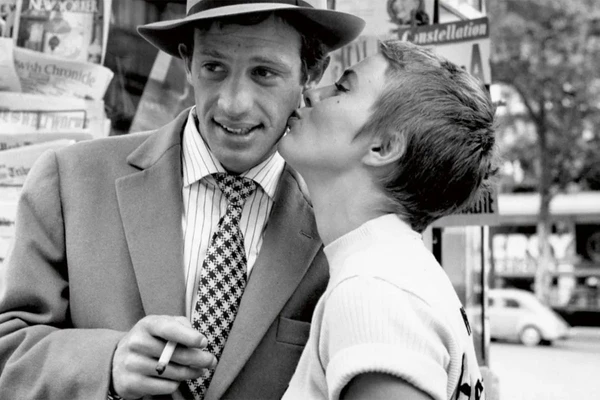 Acossado (Breathless) - 90 minutos por Reprodução