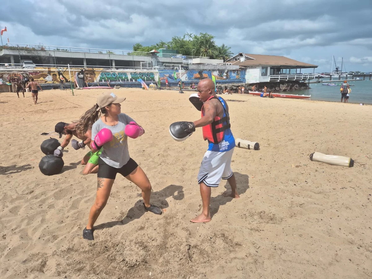 Boxe na Praia da Preguiça por Moysés Suzart