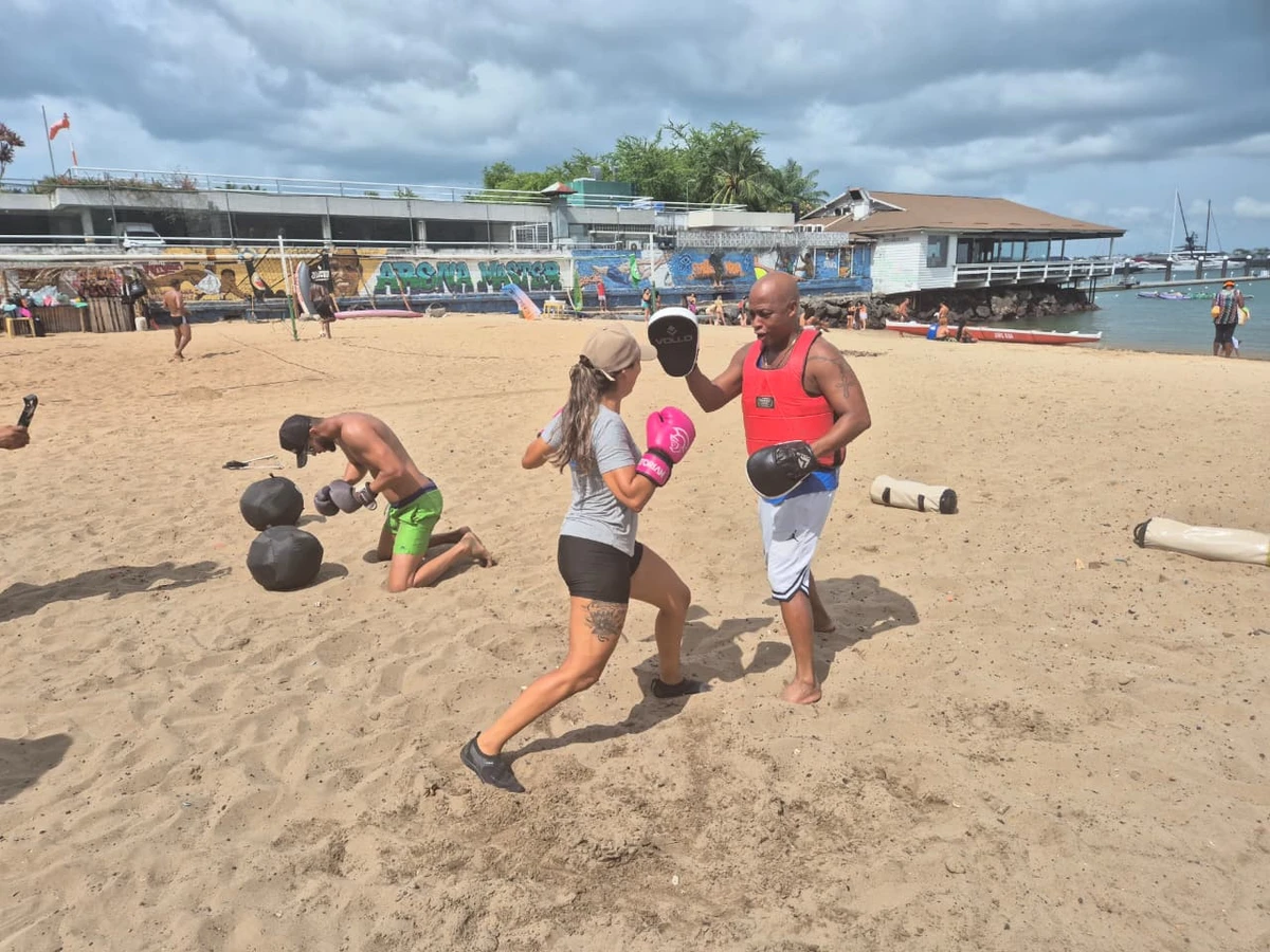 Boxe na Praia da Preguiça por Moysés Suzart