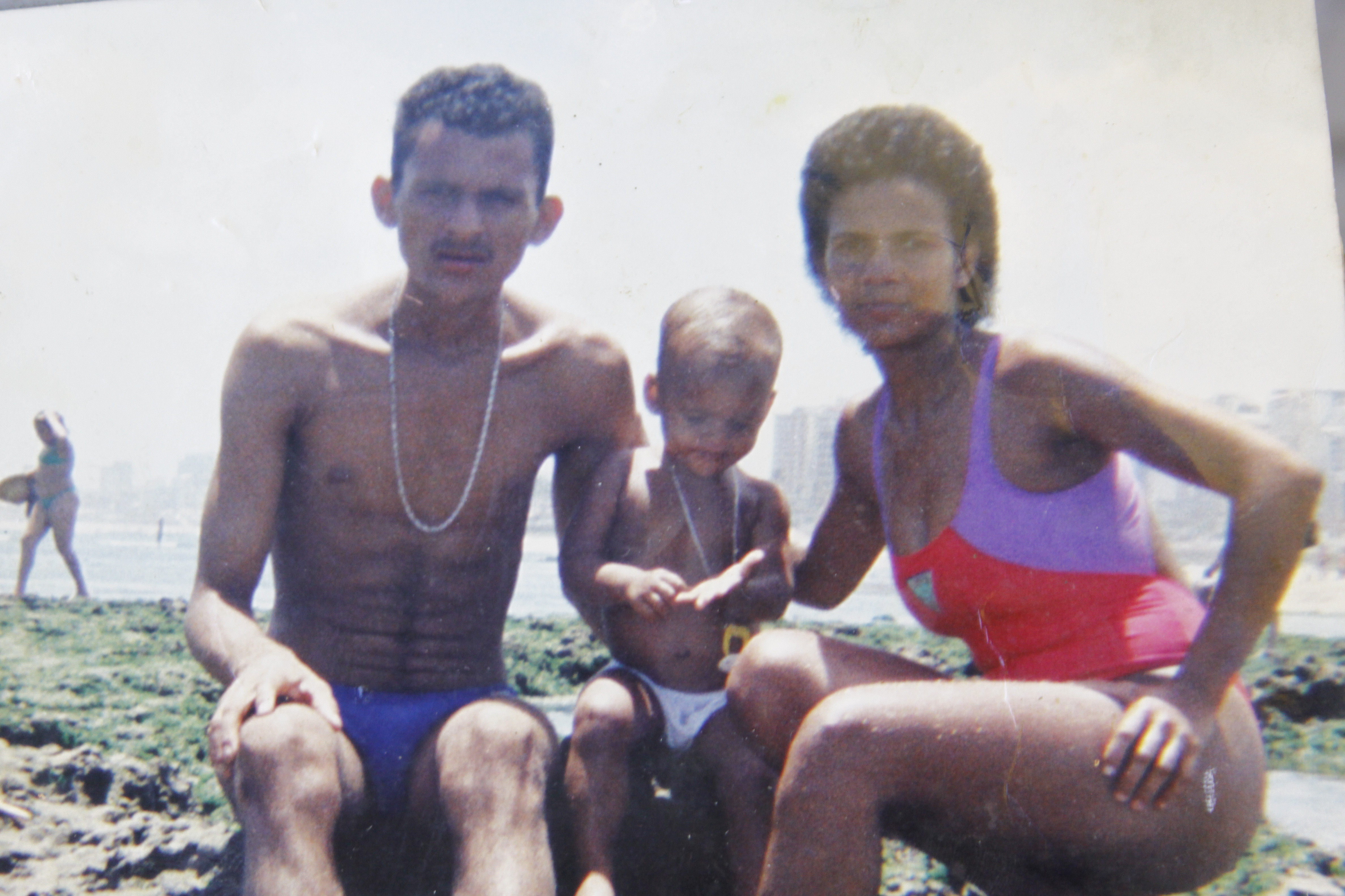 Jurandy, Geovane ainda pequeno e mãe do menino, Ieda por Almiro Lopes-/Arquivo Correio