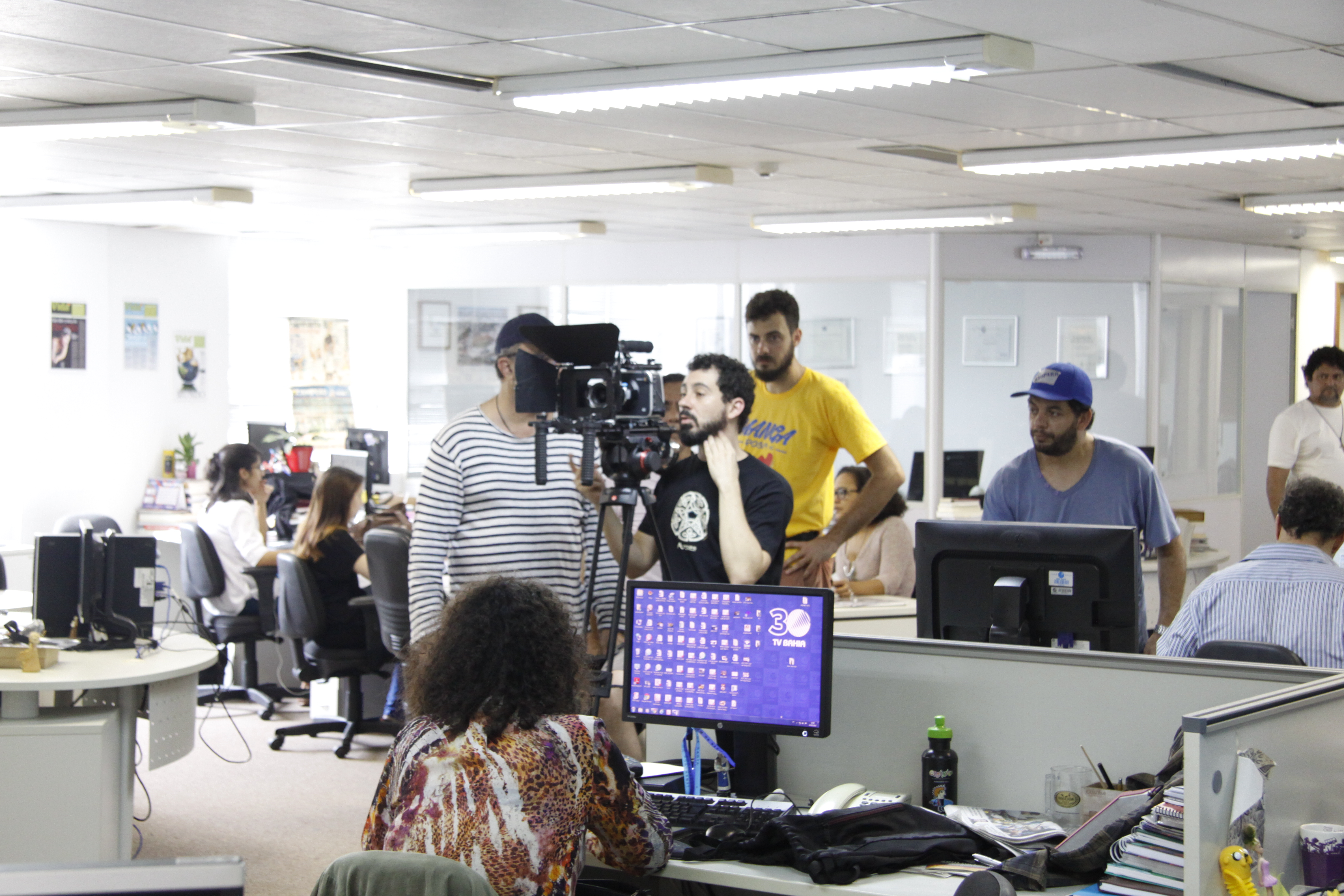 Gravação do documentário na redação do Correio por Almiro Lppes/Arquivo Correio